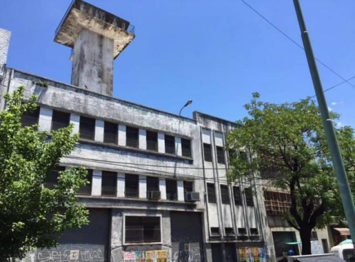 Terreno · 2700m²