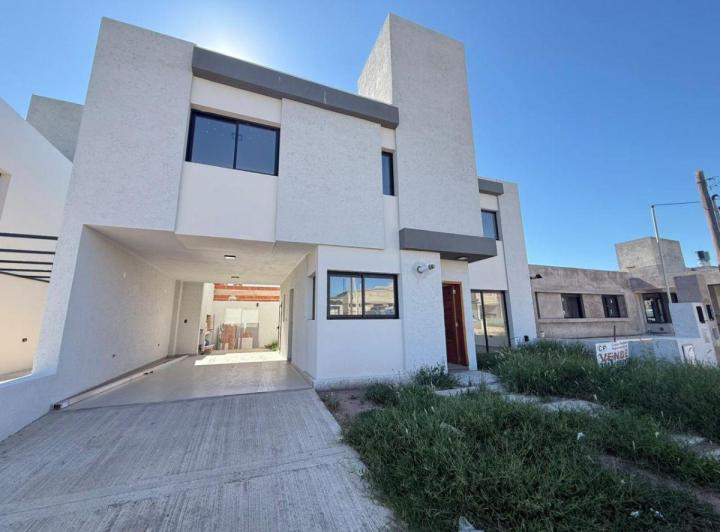 Casa · 160m² · 4 Ambientes · 2 Cocheras