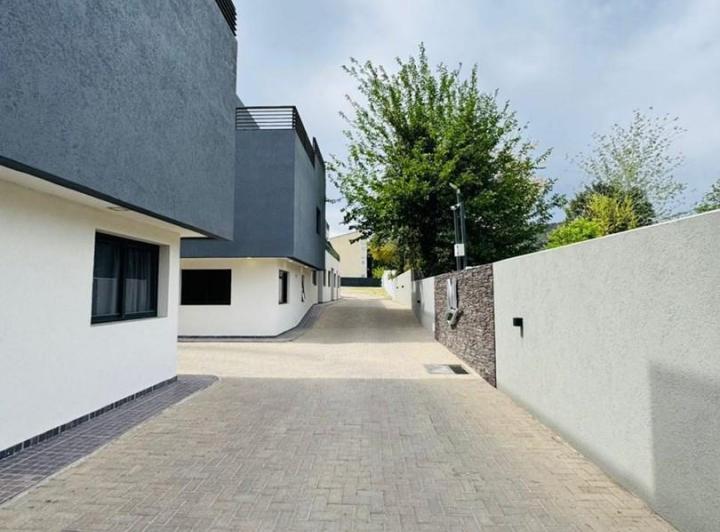 Casa · 107m² · 6 Ambientes · 1 Cochera