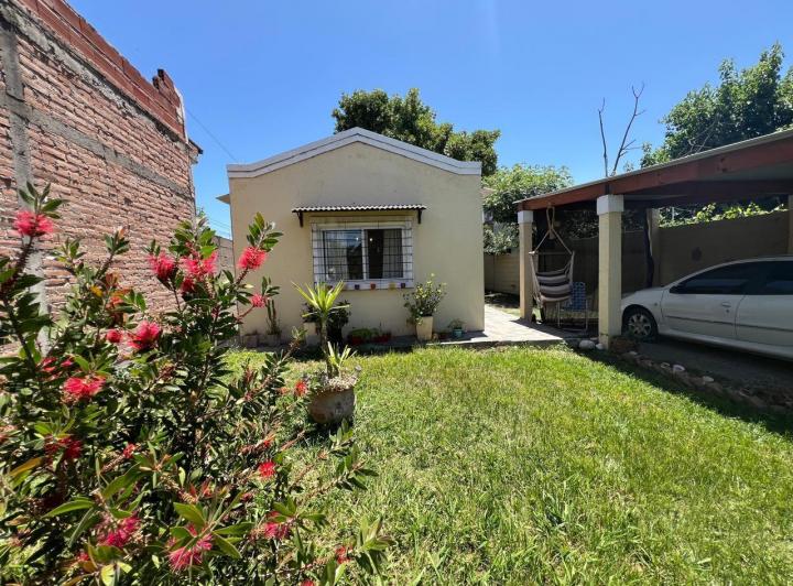 Casa · 48m² · 5 Ambientes · 1 Cochera