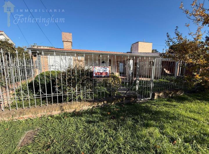Casa · 98m² · 6 Ambientes · 2 Cocheras