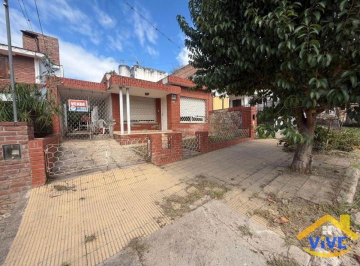 Casa · 84m² · 7 Ambientes · 1 Cochera