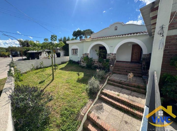Casa · 150m² · 8 Ambientes · 1 Cochera