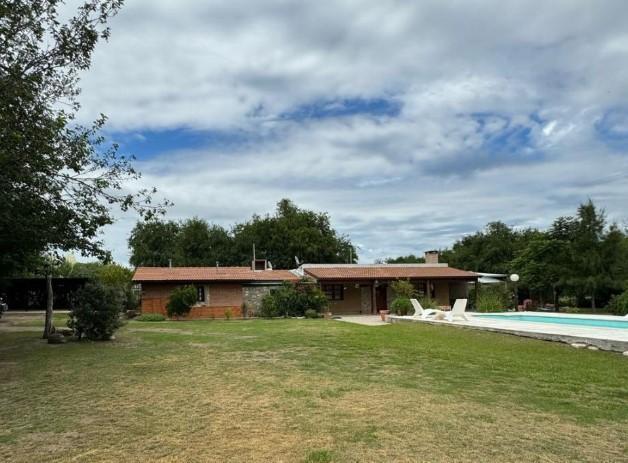 Casa · 372m² · 9 Ambientes · 5 Cocheras