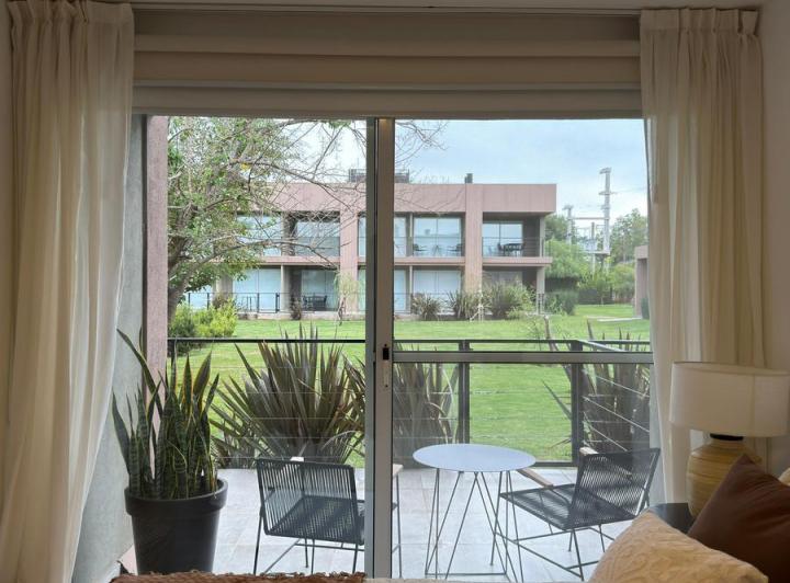 Casa · 80m² · 3 Ambientes · 2 Cocheras