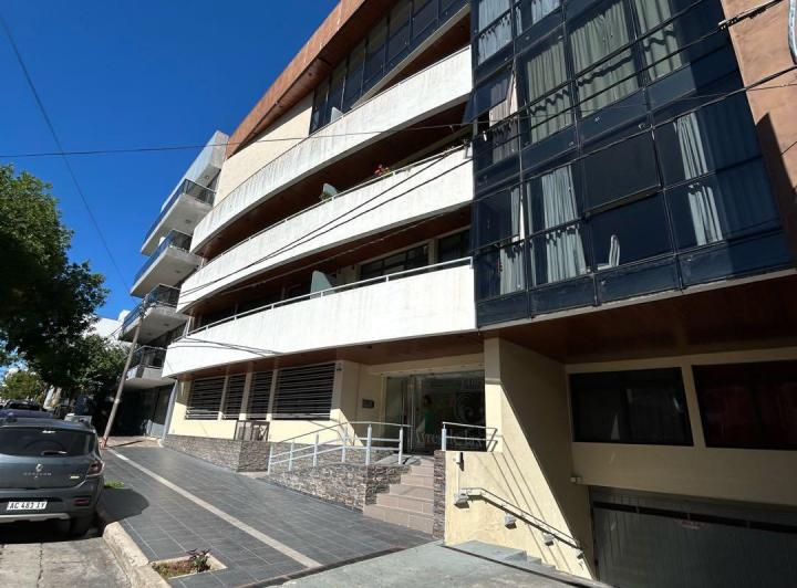 Departamento · 90m² · 2 Dormitorios · 2 Cocheras