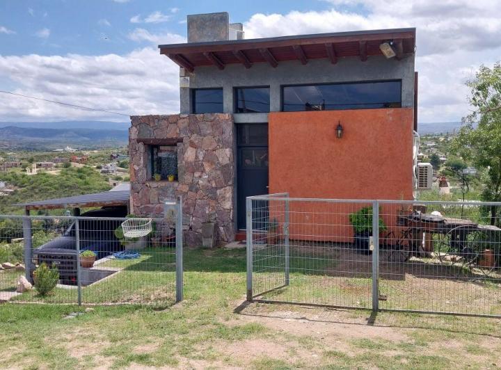 Casa · 953m² · 4 Ambientes · 1 Cochera