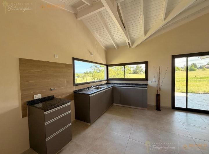 Casa · 140m² · 5 Ambientes · 1 Cochera