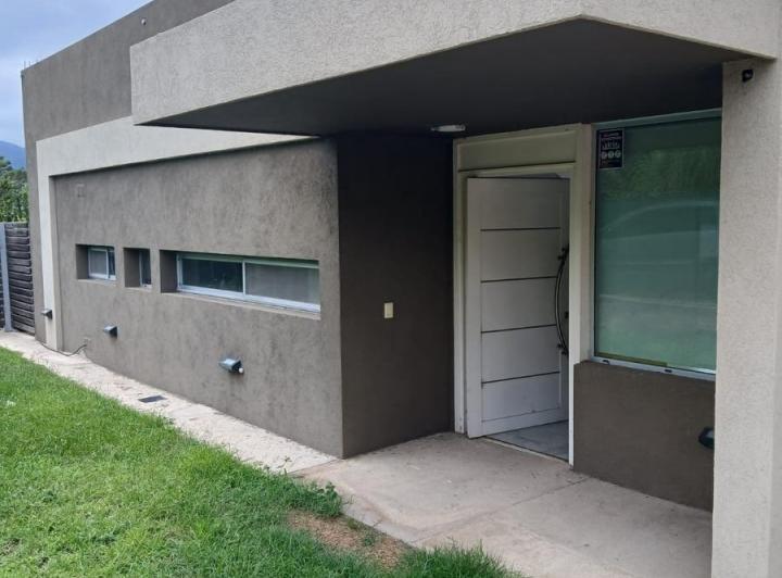 Casa · 98m² · 2 Dormitorios · 1 Cochera