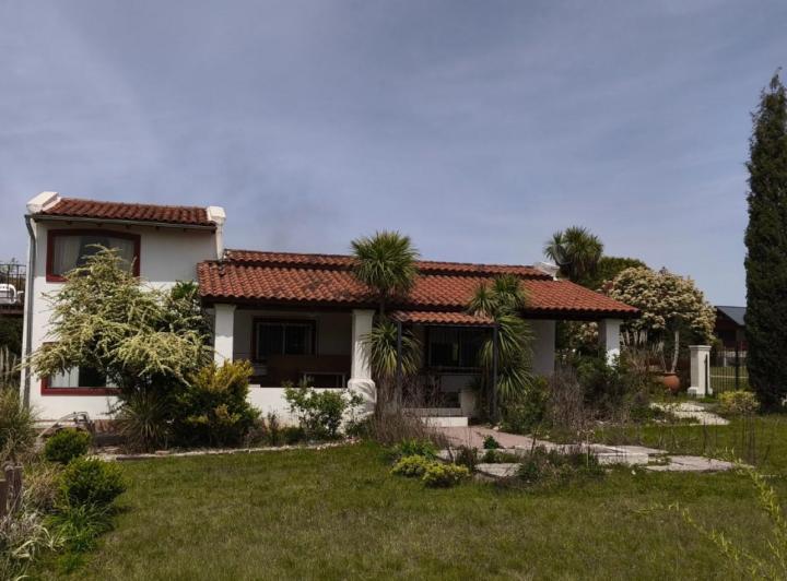 Casa · 102m² · 4 Ambientes · 1 Cochera