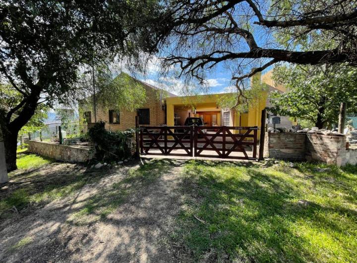 Casa · 233m² · 6 Ambientes