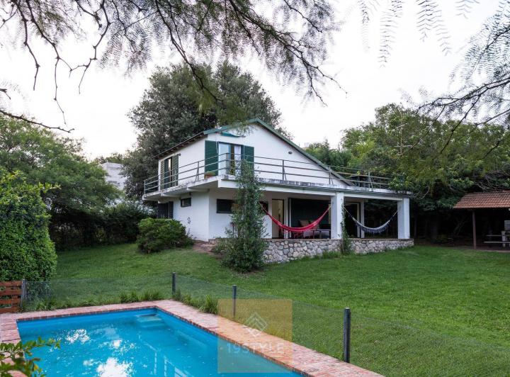 Casa · 733m² · 3 Dormitorios