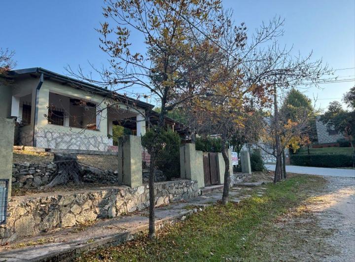 Casa · 180m² · 7 Ambientes · 2 Cocheras