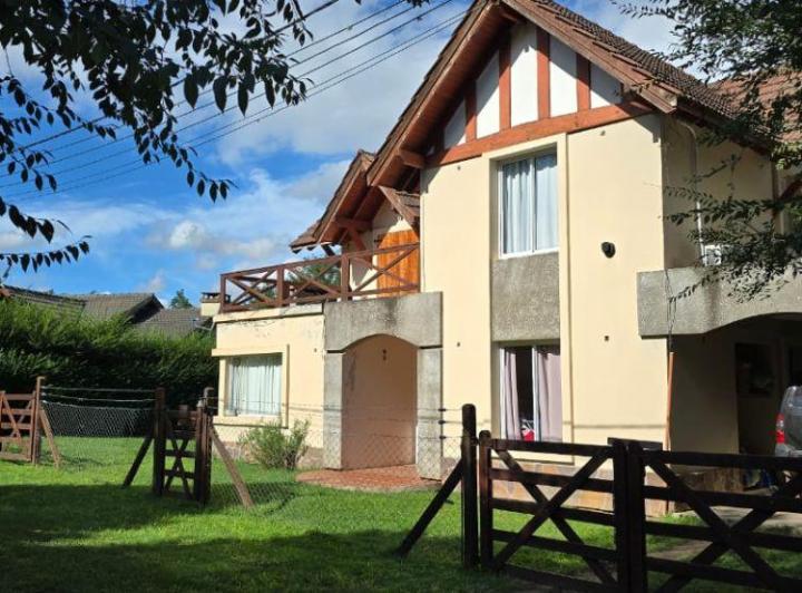 Casa · 166m² · 4 Ambientes · 2 Cocheras