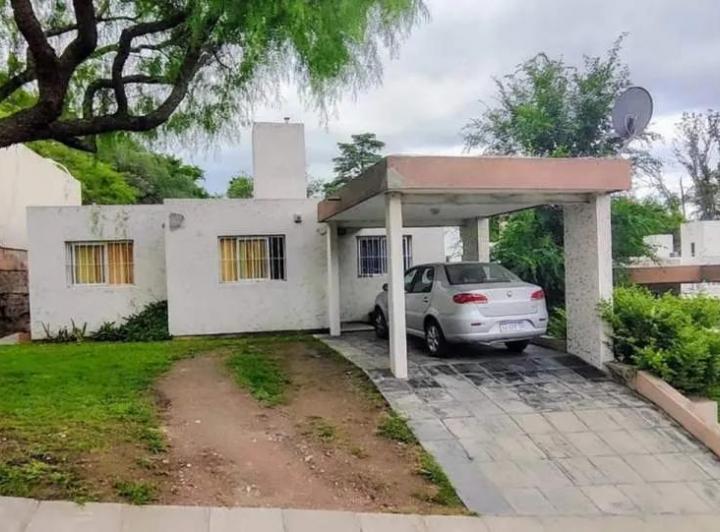 Casa · 97m² · 3 Ambientes · 1 Cochera