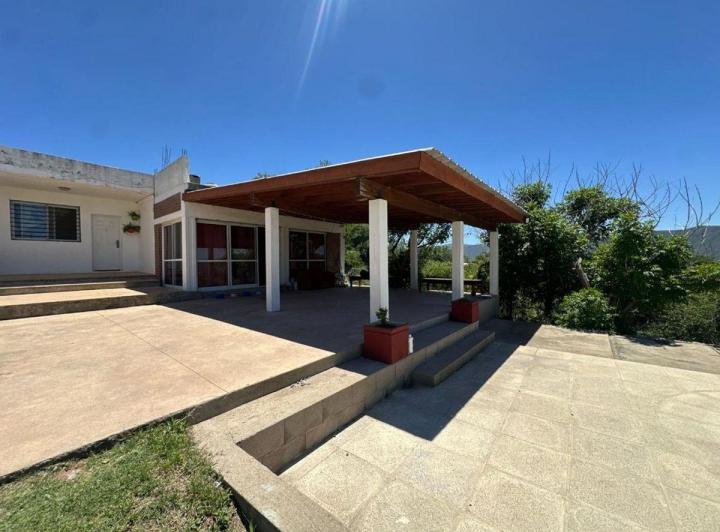 Casa · 265m² · 8 Ambientes