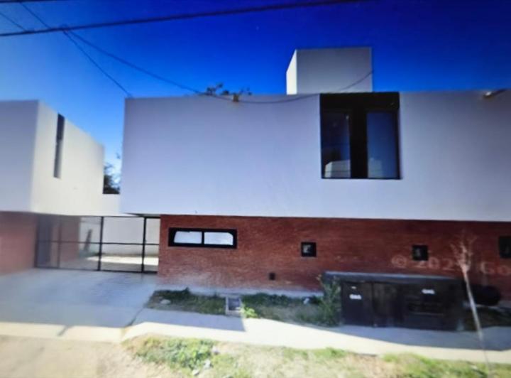Casa · 130m² · 3 Ambientes · 1 Cochera