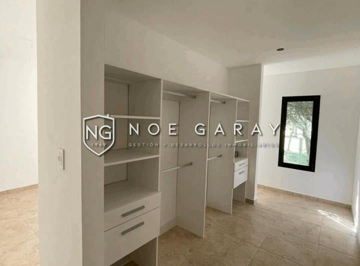 Casa · 140m² · 3 Ambientes · 2 Cocheras