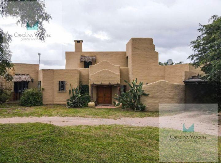 Casa · 450m² · 3 Ambientes · 2 Cocheras