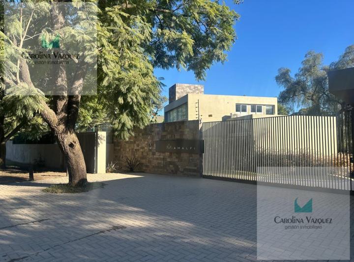Casa · 180m² · 5 Ambientes · 2 Cocheras