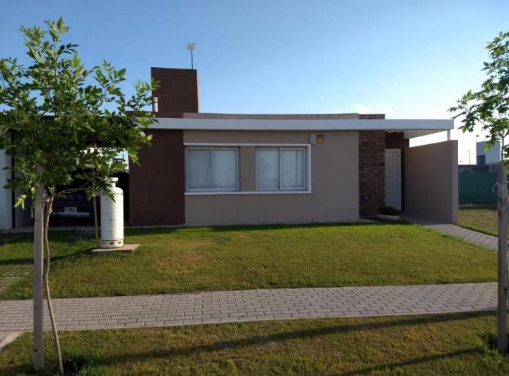 Casa · 125m² · 3 Ambientes · 1 Cochera