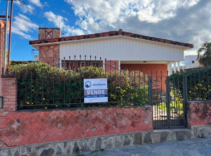 Casa · 106m² · 2 Dormitorios · 1 Cochera