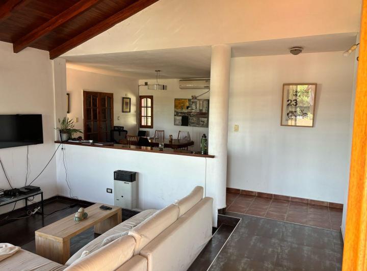 Casa · 200m² · 7 Ambientes · 2 Cocheras