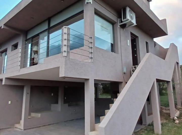 Casa · 62m² · 2 Ambientes · 2 Cocheras