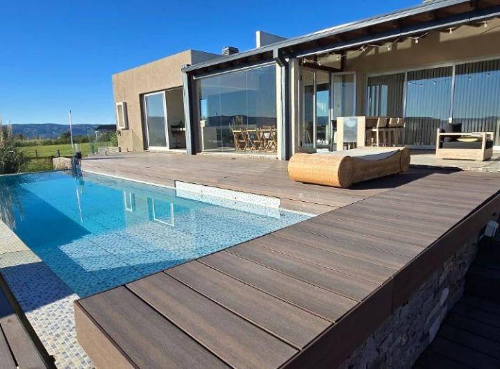 Casa · 413m² · 1 Ambiente · 2 Cocheras
