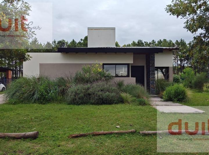 Casa · 185m² · 6 Ambientes · 1 Cochera
