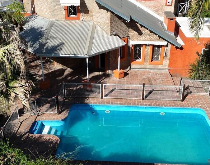 Casa · 675m² · 5 Ambientes · 2 Cocheras