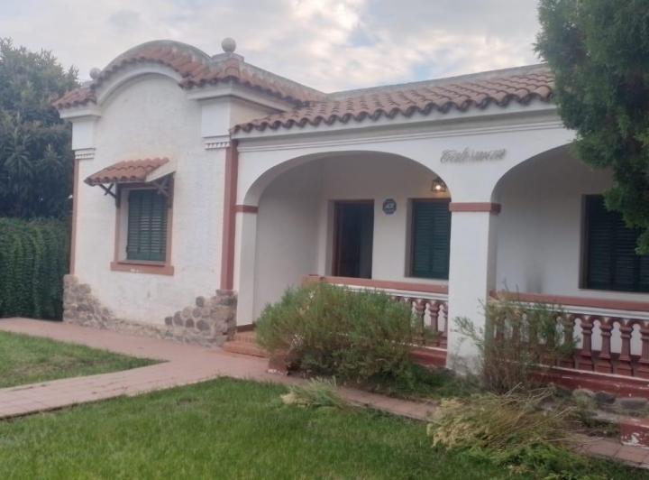 Casa · 208m² · 12 Ambientes · 1 Cochera