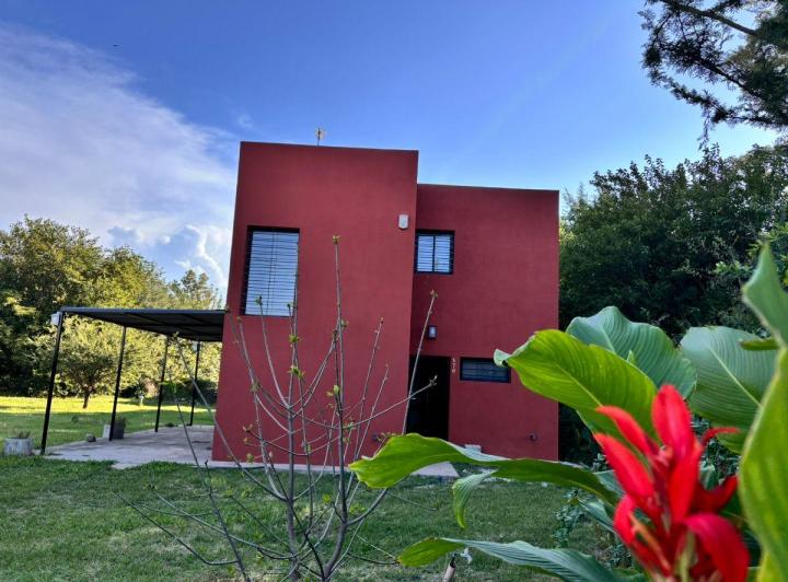Casa · 90m² · 6 Ambientes · 1 Cochera