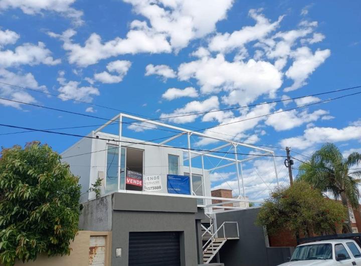 Casa · 130m² · 5 Ambientes · 1 Cochera