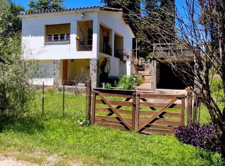 Casa · 160m² · 3 Ambientes · 1 Cochera