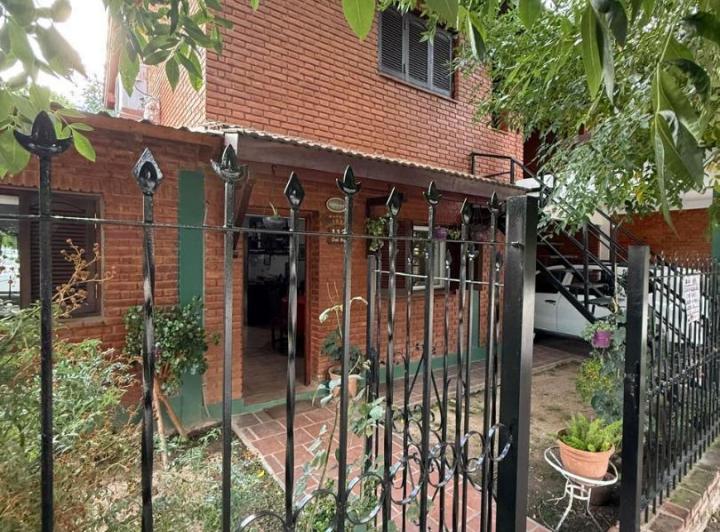 Casa · 145m² · 5 Ambientes · 1 Cochera