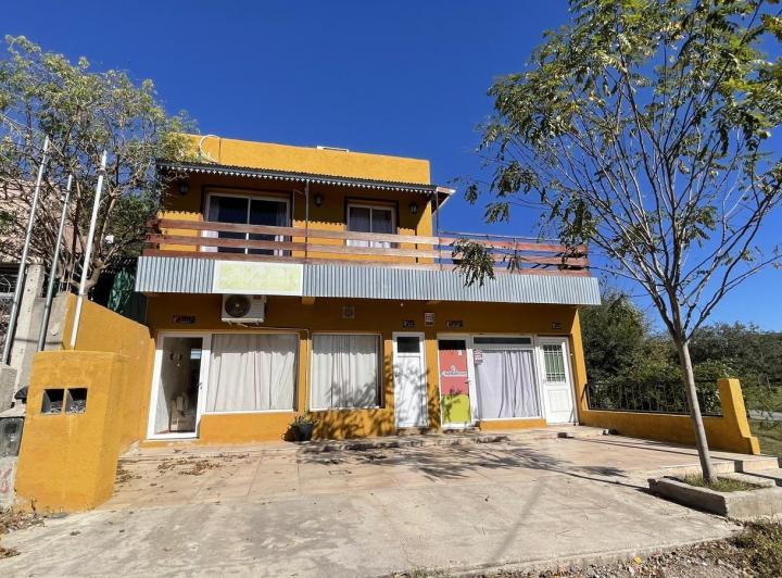 Casa · 300m² · 2 Dormitorios