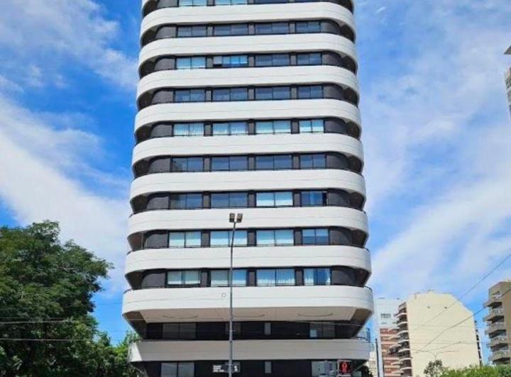 Departamento · 77m² · 4 Ambientes · 1 Cochera