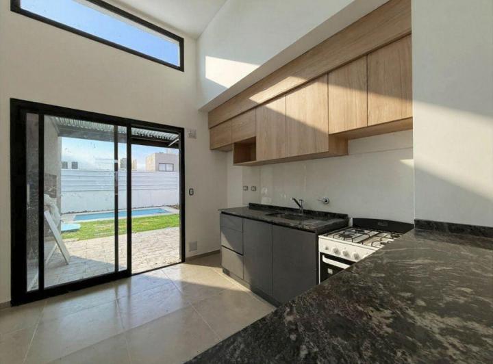 Casa · 121m² · 3 Ambientes · 2 Cocheras