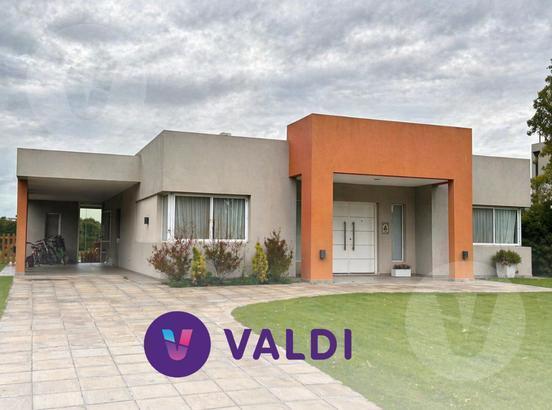 Casa · 180m² · 4 Ambientes · 2 Cocheras
