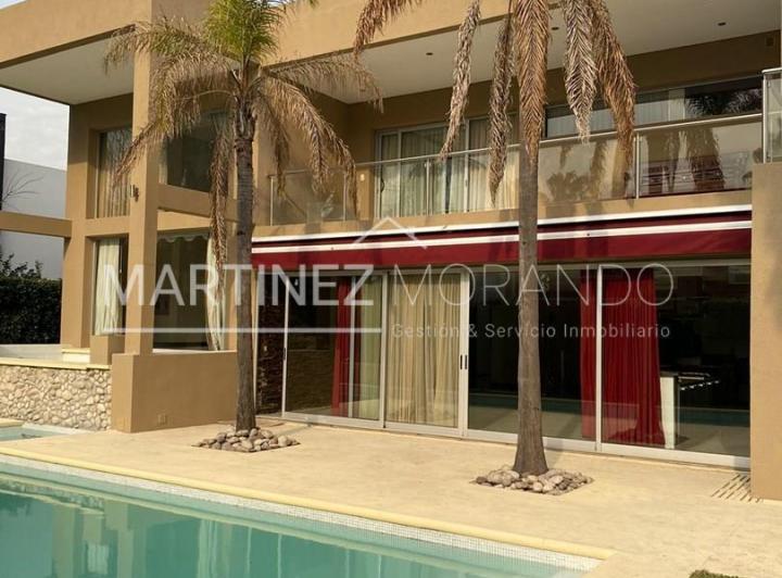 Casa · 460m² · 7 Ambientes · 2 Cocheras