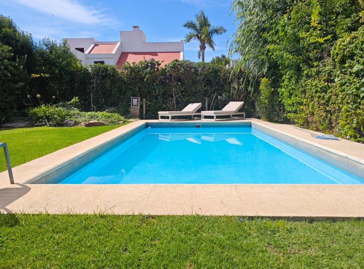 Casa · 120m² · 5 Ambientes · 2 Cocheras