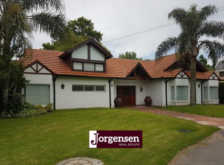 Casa · 190m² · 3 Dormitorios
