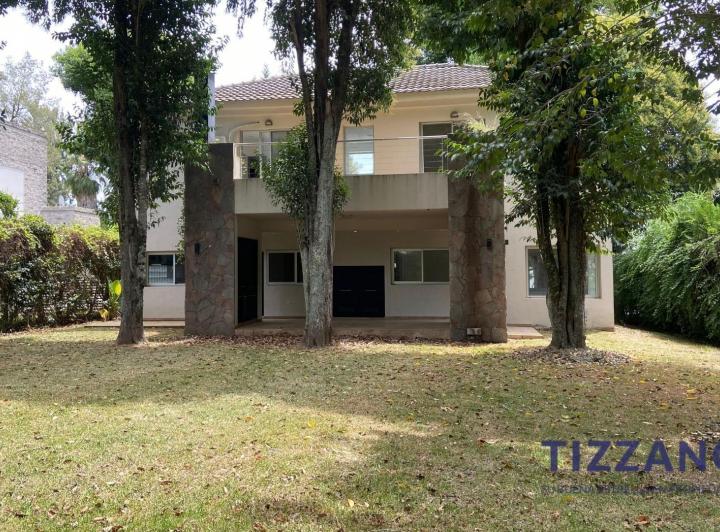Casa · 258m² · 5 Ambientes · 6 Cocheras
