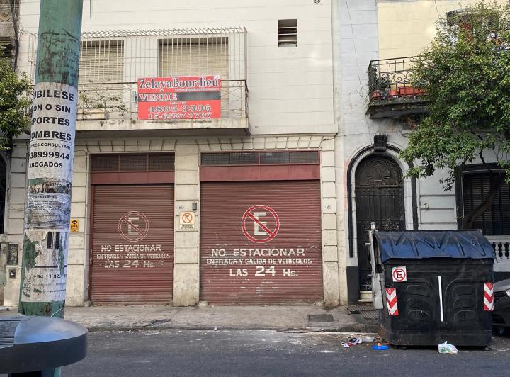 Casa · 340m² · 5 Ambientes · 2 Cocheras