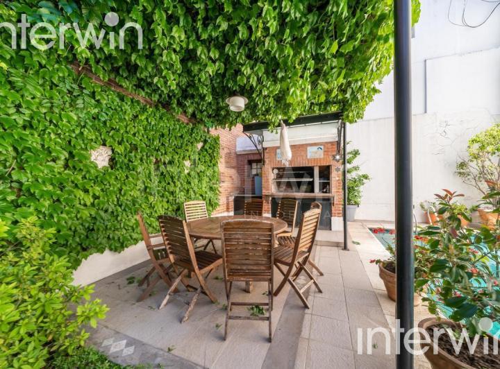 Casa · 322m² · 5 Ambientes · 2 Cocheras
