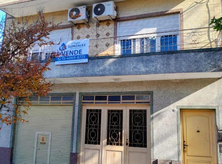 Casa · 229m² · 3 Ambientes · 1 Cochera