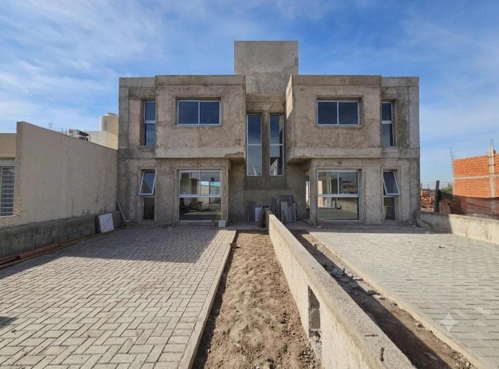 Casa · 110m² · 7 Ambientes · 1 Cochera