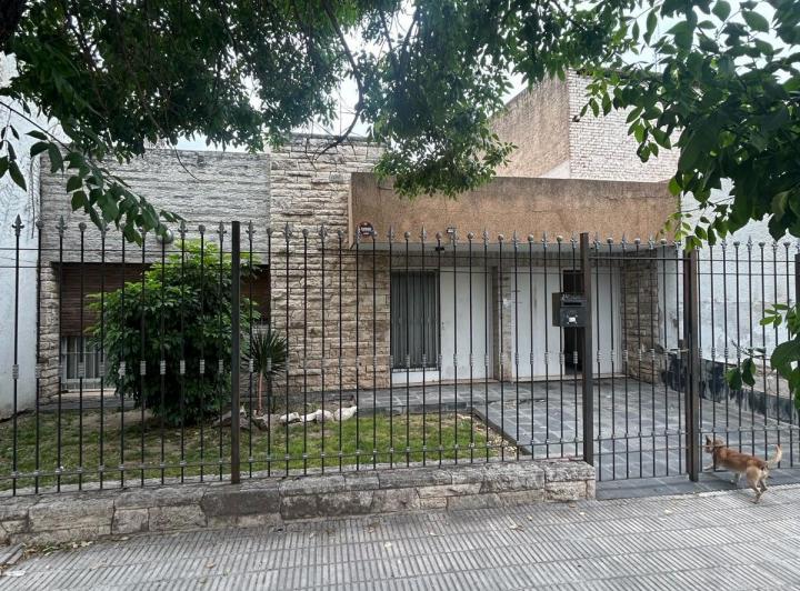 Casa · 314m² · 9 Ambientes · 2 Cocheras
