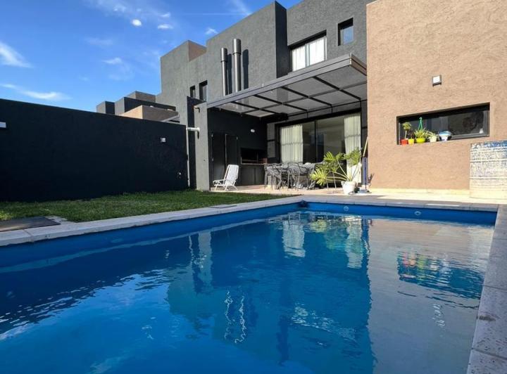Casa · 135m² · 2 Cocheras